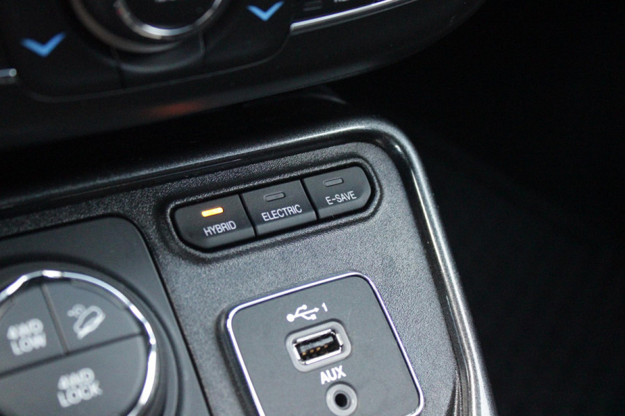 Jeep Compass 4xe 240PK Plug-in Hybrid ELECTRIC S | AFNEEMBARE TREKHAAK | PANORAMA SCHUIF/KANTEL DAK | DAB+ RADIO | NAVIGATIE | ELEKTRISCH BEDIENBARE VOORSTOELEN MET GEHEUGENFUNCTIE OP DE BESTUURDERSSTOEL | STOEL/STUUR VERWARMING | STOEL VENTILATIE | CRUISE CONTROL | DODEHOEK DETECTIE | CLIMATE CONTROL | XENON KOPLAMPEN | LEDEREN BEKLEDING | ELEKTRISCH BEDIENBARE ACHTERKLEP | KEYLESS ENTRY/START | PARKEERSENSOREN VOOR + ACHTER | ACHTERUITRIJ CAMERA | ALPINE AUDIO SYSTEM |