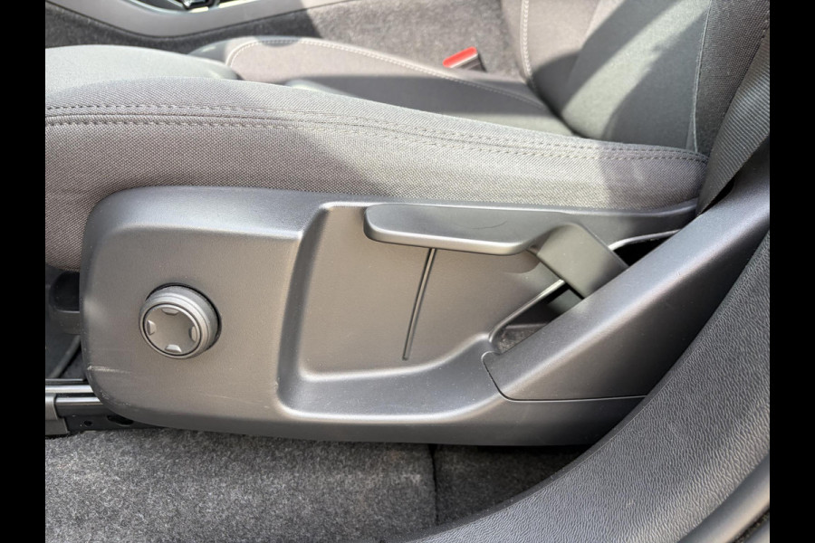 Volvo XC40 Core Recharge SOH 97% | STOEL & STUUR VERWARMING | WARMTEPOMP | ACHTERUITRIJCAMERA | ADAPT. CRUISE CONTROL | 12 MND BOVAG GARANTIE