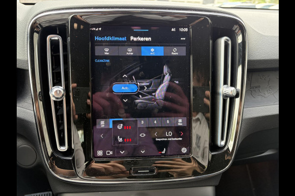 Volvo XC40 Core Recharge SOH 97% | STOEL & STUUR VERWARMING | WARMTEPOMP | ACHTERUITRIJCAMERA | ADAPT. CRUISE CONTROL | 12 MND BOVAG GARANTIE