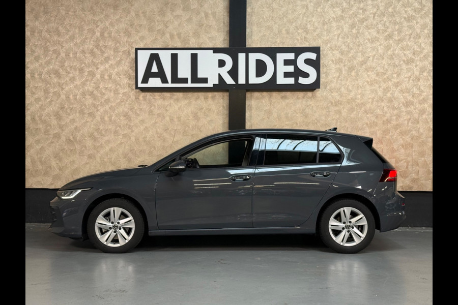 Volkswagen Golf 1.5 eTSI Life Edition | Stoel/Stuurverwarming | Carplay | Parkeersensoren | Led | Sfeerverlichting