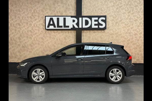 Volkswagen Golf 1.5 eTSI Life Edition | Stoel/Stuurverwarming | Carplay | Parkeersensoren | Led | Sfeerverlichting