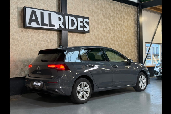 Volkswagen Golf 1.5 eTSI Life Edition | Stoel/Stuurverwarming | Carplay | Parkeersensoren | Led | Sfeerverlichting