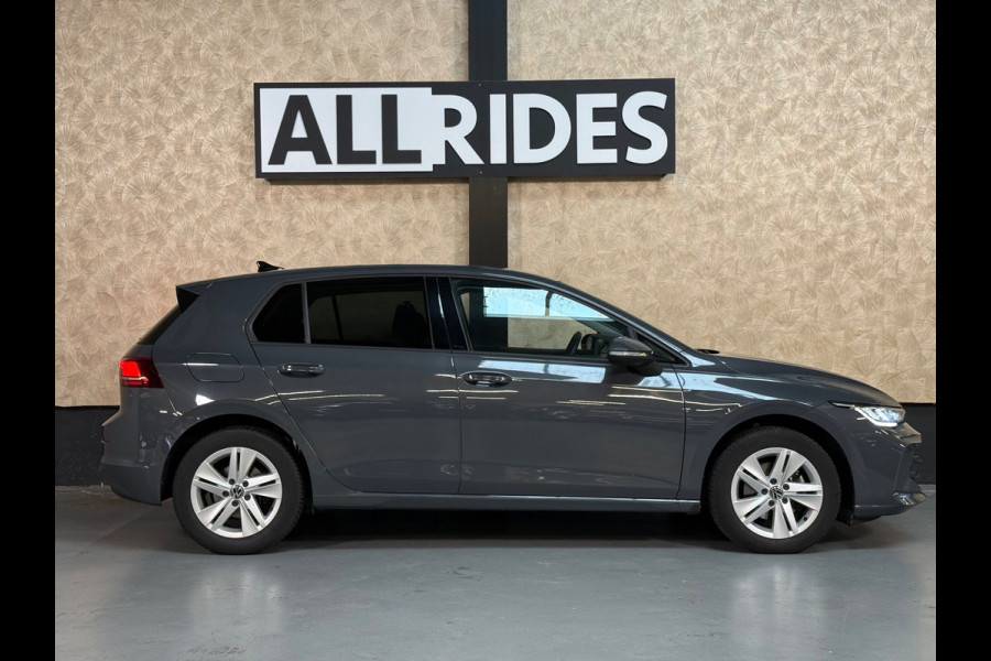 Volkswagen Golf 1.5 eTSI Life Edition | Stoel/Stuurverwarming | Carplay | Parkeersensoren | Led | Sfeerverlichting