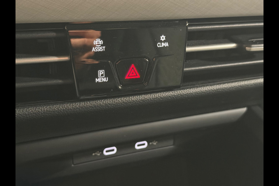Volkswagen Golf 1.5 eTSI Life Edition | Stoel/Stuurverwarming | Carplay | Parkeersensoren | Led | Sfeerverlichting