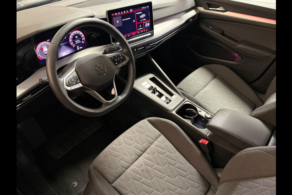 Volkswagen Golf 1.5 eTSI Life Edition | Stoel/Stuurverwarming | Carplay | Parkeersensoren | Led | Sfeerverlichting