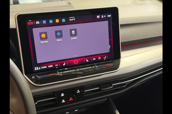 Volkswagen Golf 1.5 eTSI Life Edition | Stoel/Stuurverwarming | Carplay | Parkeersensoren | Led | Sfeerverlichting