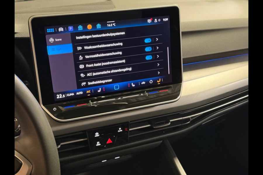 Volkswagen Golf 1.5 eTSI Life Edition | Stoel/Stuurverwarming | Carplay | Parkeersensoren | Led | Sfeerverlichting