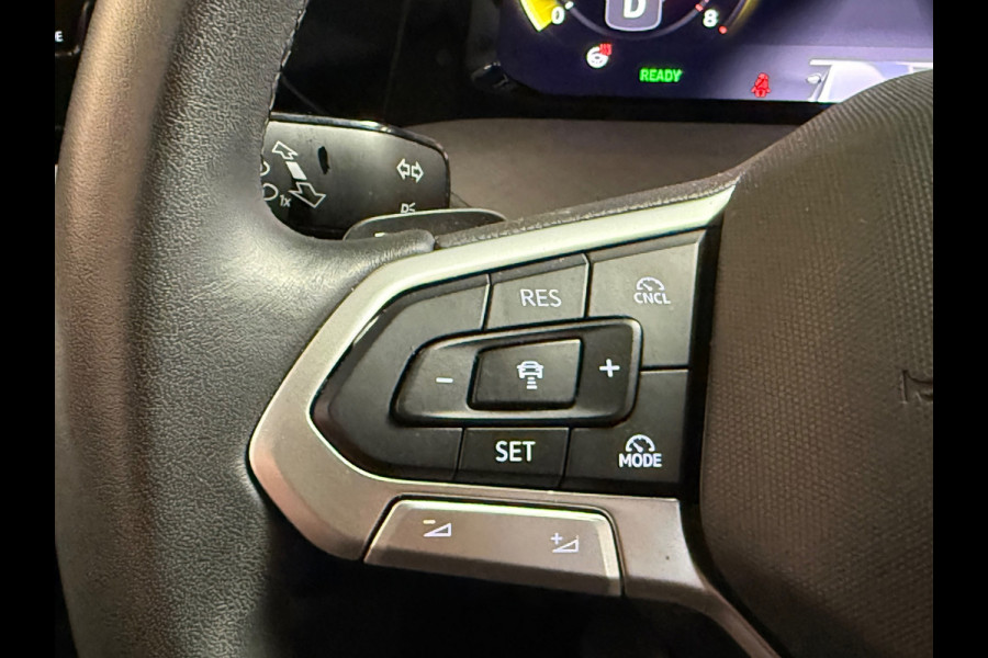 Volkswagen Golf 1.5 eTSI Life Edition | Stoel/Stuurverwarming | Carplay | Parkeersensoren | Led | Sfeerverlichting