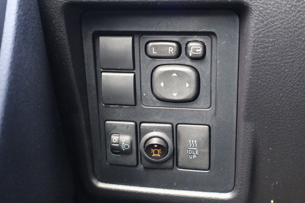 Toyota Land Cruiser 2.8 D-4D-F Challenger Window Van