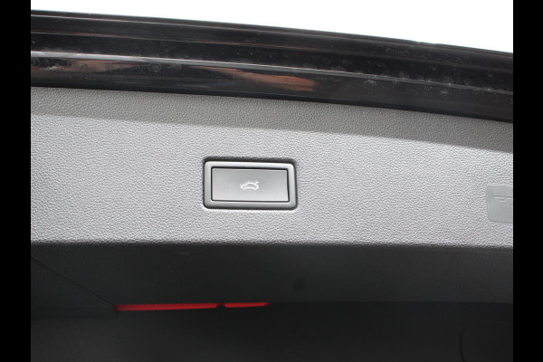Volkswagen T-Roc 1.5 TSI 150pk Automaat R-Line Edition Navigatie Apple Carplay/Android Auto Camera Climate Control Electrisch te openen achterklep Dab Verwarmbare stoelen