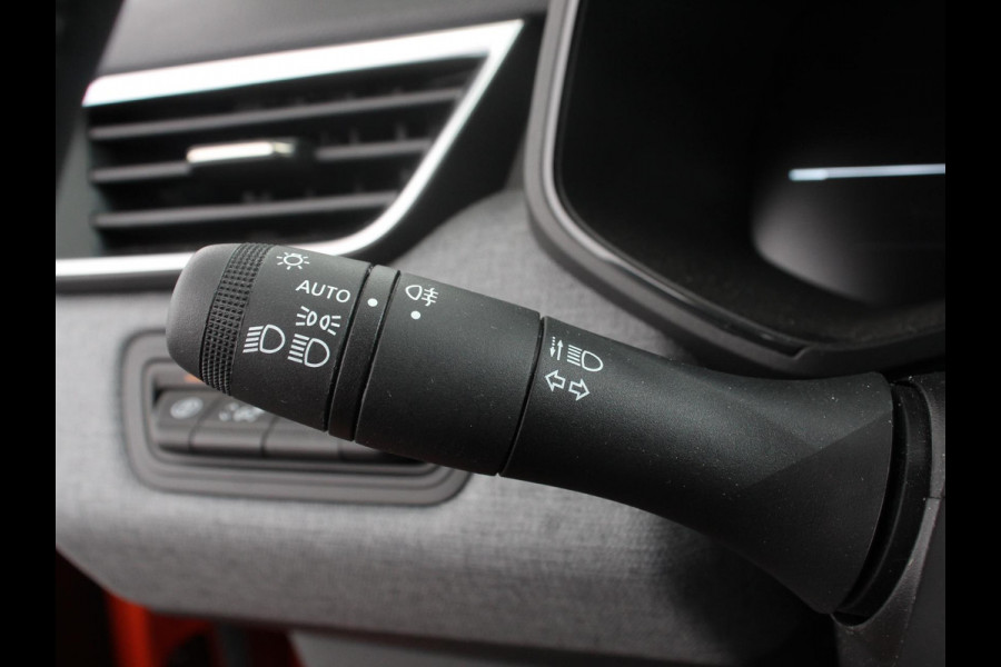 Renault Clio 1.0 TCe 90 Evolution Climate control Cruise control Camera Parkeersensoren achter Verwarmde voorstoelen Stuurverwarming LED Trekhaak Apple Carplay/ Android Auto