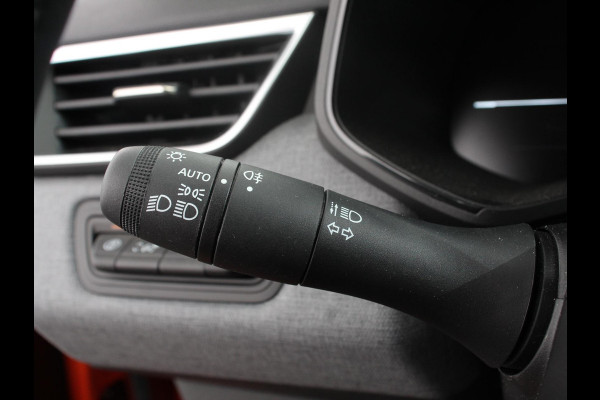 Renault Clio 1.0 TCe 90 Evolution Climate control Cruise control Camera Parkeersensoren achter Verwarmde voorstoelen Stuurverwarming LED Trekhaak Apple Carplay/ Android Auto