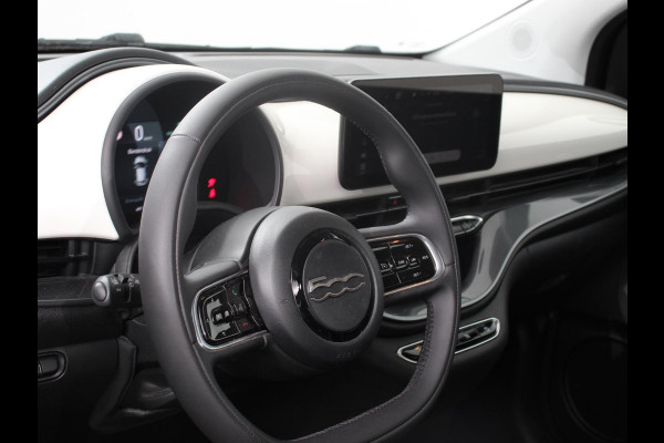 Fiat 500E Urban 42 kWh Airco Climate control 360 Camera Stoelverwarming Keyless Wireless CarPlay Dodehoek Assistant 85 kW Charger Actieradius 320km WLTP