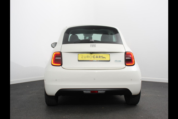 Fiat 500E Urban 42 kWh Airco Climate control 360 Camera Stoelverwarming Keyless Wireless CarPlay Dodehoek Assistant 85 kW Charger Actieradius 320km WLTP