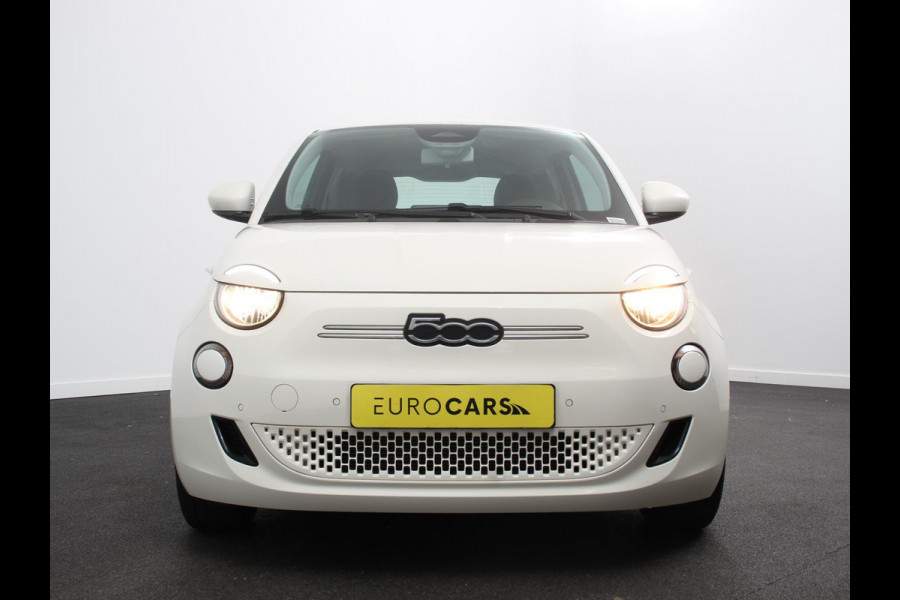 Fiat 500E Urban 42 kWh Airco Climate control 360 Camera Stoelverwarming Keyless Wireless CarPlay Dodehoek Assistant 85 kW Charger Actieradius 320km WLTP