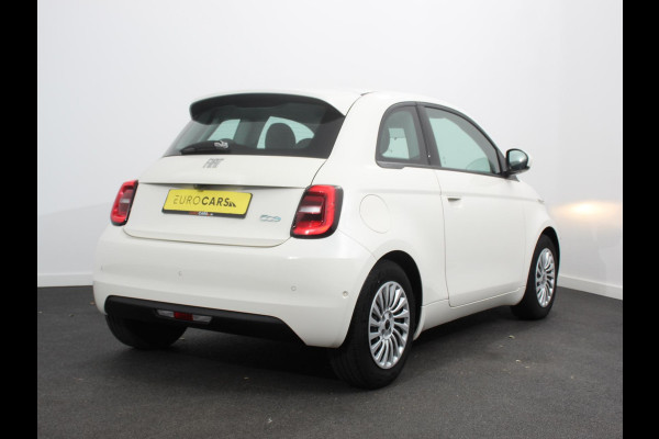 Fiat 500E Urban 42 kWh Airco Climate control 360 Camera Stoelverwarming Keyless Wireless CarPlay Dodehoek Assistant 85 kW Charger Actieradius 320km WLTP