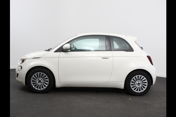 Fiat 500E Urban 42 kWh Airco Climate control 360 Camera Stoelverwarming Keyless Wireless CarPlay Dodehoek Assistant 85 kW Charger Actieradius 320km WLTP