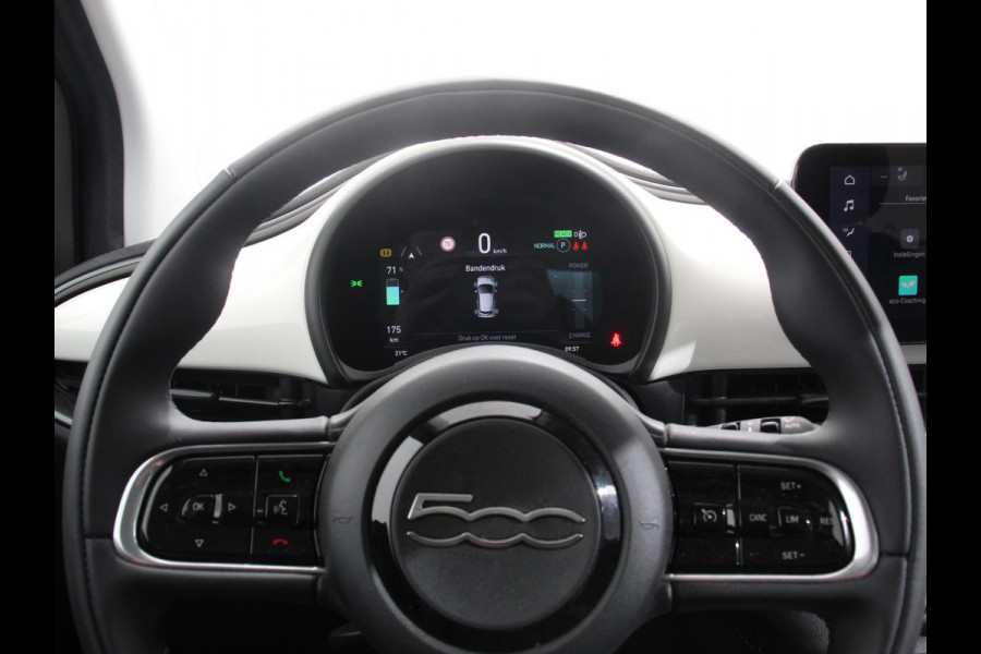 Fiat 500E Urban 42 kWh Airco Climate control 360 Camera Stoelverwarming Keyless Wireless CarPlay Dodehoek Assistant 85 kW Charger Actieradius 320km WLTP