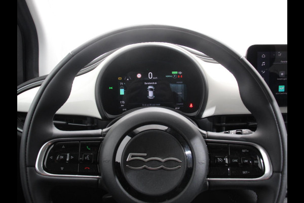 Fiat 500E Urban 42 kWh Airco Climate control 360 Camera Stoelverwarming Keyless Wireless CarPlay Dodehoek Assistant 85 kW Charger Actieradius 320km WLTP