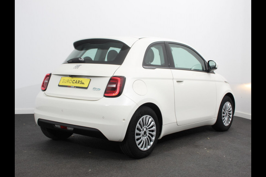 Fiat 500E Urban 42 kWh Airco Climate control 360 Camera Stoelverwarming Keyless Wireless CarPlay Dodehoek Assistant 85 kW Charger Actieradius 320km WLTP