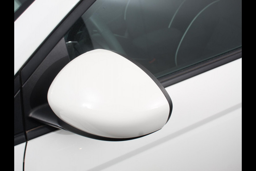 Fiat 500E Urban 42 kWh Airco Climate control 360 Camera Stoelverwarming Keyless Wireless CarPlay Dodehoek Assistant 85 kW Charger Actieradius 320km WLTP