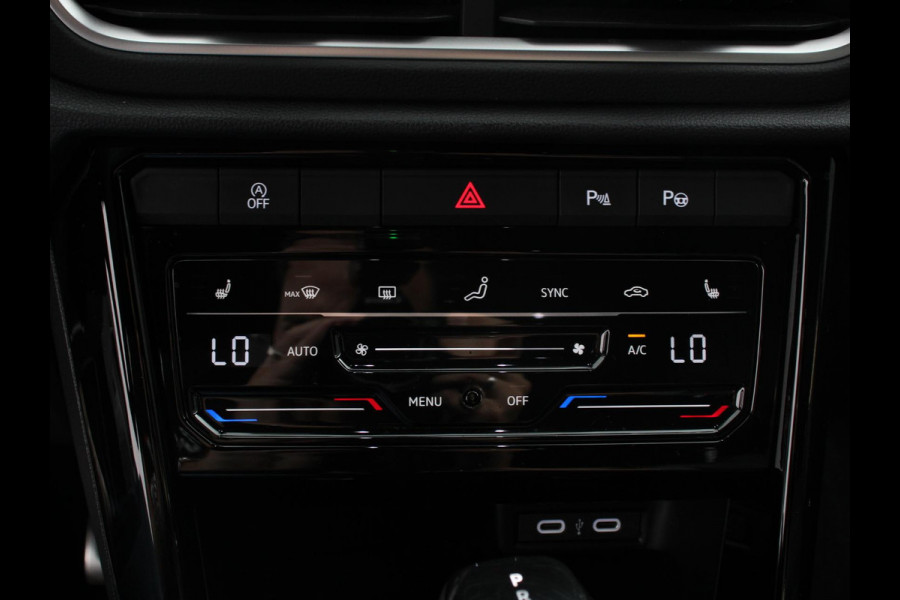Volkswagen T-Roc 1.5 TSI 150pk Automaat R-Line Edition Navigatie Apple Carplay/Android Auto Camera Climate Control Electrisch te openen achterklep Dab Verwarmbare stoelen