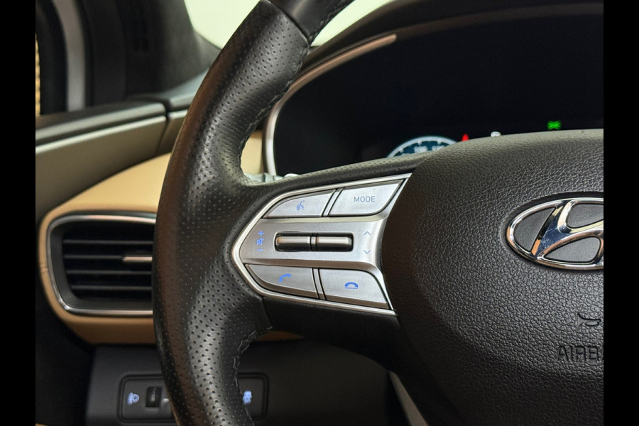 Hyundai Santa Fe 1.6 T-GDI PHEV Premium Sky 7p. | Full Option | Pano | HuD | ACC | Park Assist | 360 | Trekhaak | Dealer Onderhoud