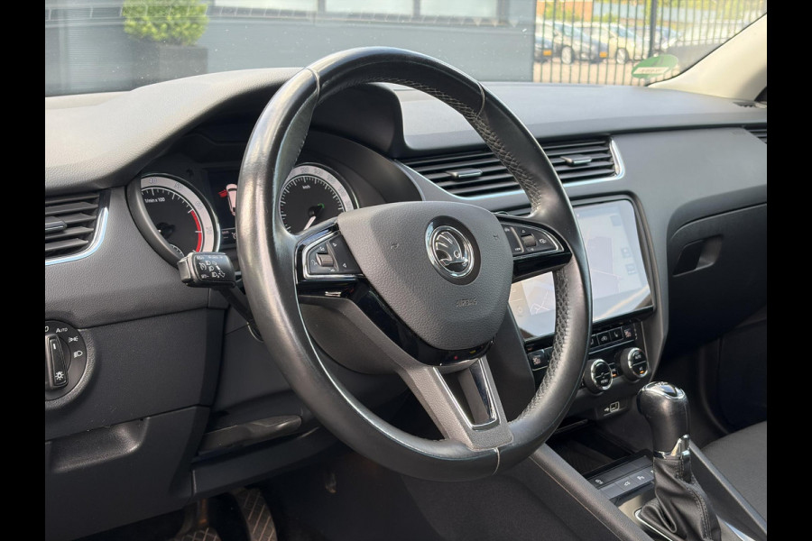 Škoda Octavia Combi 1.5 TSI Greentech Style Business 2e Eigenaar,Draadloze telefoonlader,Carplay,Camera,Navi,Trekhaak,150pk,Pdc V+A,Keyless,Clima,Cruise,Elekt.Stoel,Recent beurt gehad,N.A.P,Apk tot 07-2027