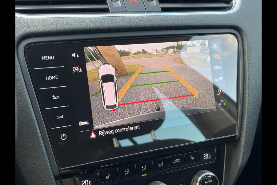 Škoda Octavia Combi 1.5 TSI Greentech Style Business 2e Eigenaar,Draadloze telefoonlader,Carplay,Camera,Navi,Trekhaak,150pk,Pdc V+A,Keyless,Clima,Cruise,Elekt.Stoel,Recent beurt gehad,N.A.P,Apk tot 07-2027