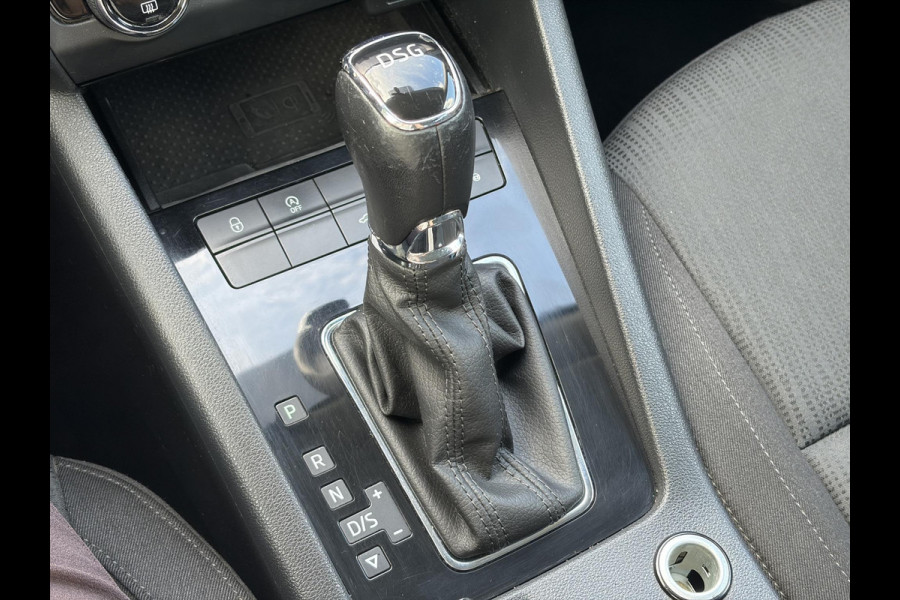 Škoda Octavia Combi 1.5 TSI Greentech Style Business 2e Eigenaar,Draadloze telefoonlader,Carplay,Camera,Navi,Trekhaak,150pk,Pdc V+A,Keyless,Clima,Cruise,Elekt.Stoel,Recent beurt gehad,N.A.P,Apk tot 07-2027