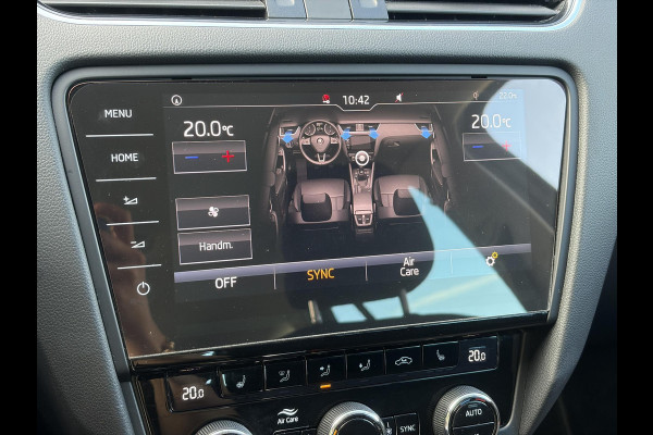Škoda Octavia Combi 1.5 TSI Greentech Style Business 2e Eigenaar,Draadloze telefoonlader,Carplay,Camera,Navi,Trekhaak,150pk,Pdc V+A,Keyless,Clima,Cruise,Elekt.Stoel,Recent beurt gehad,N.A.P,Apk tot 07-2027