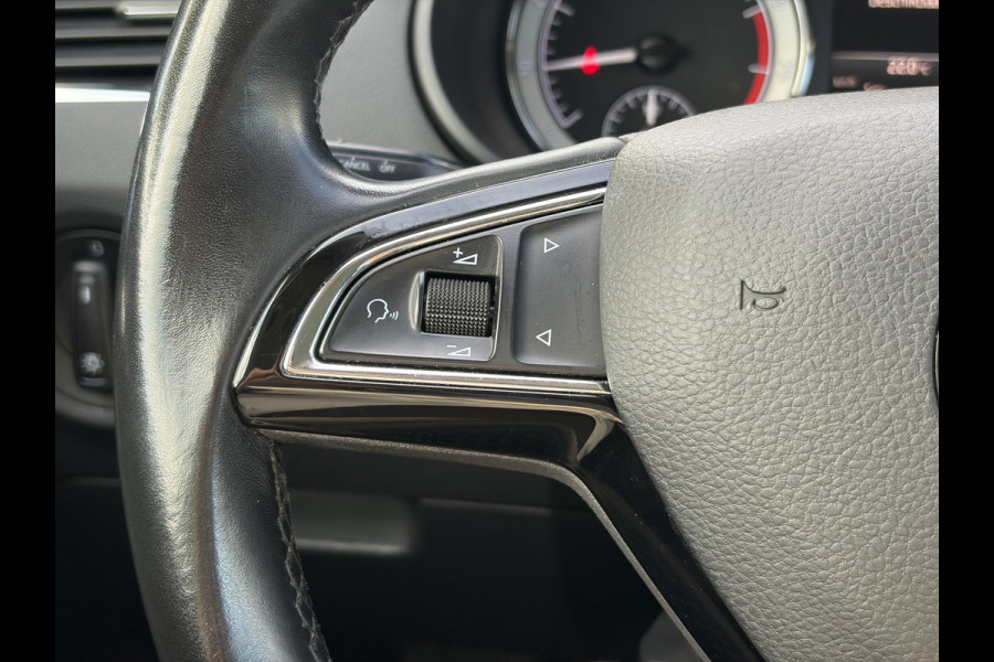 Škoda Octavia Combi 1.5 TSI Greentech Style Business 2e Eigenaar,Draadloze telefoonlader,Carplay,Camera,Navi,Trekhaak,150pk,Pdc V+A,Keyless,Clima,Cruise,Elekt.Stoel,Recent beurt gehad,N.A.P,Apk tot 07-2027