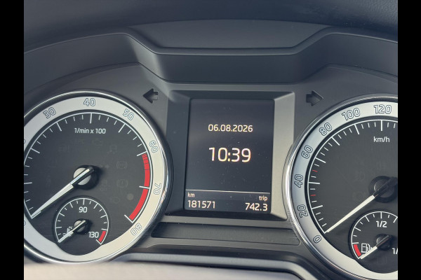 Škoda Octavia Combi 1.5 TSI Greentech Style Business 2e Eigenaar,Draadloze telefoonlader,Carplay,Camera,Navi,Trekhaak,150pk,Pdc V+A,Keyless,Clima,Cruise,Elekt.Stoel,Recent beurt gehad,N.A.P,Apk tot 07-2027