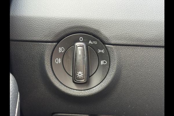 Škoda Octavia Combi 1.5 TSI Greentech Style Business 2e Eigenaar,Draadloze telefoonlader,Carplay,Camera,Navi,Trekhaak,150pk,Pdc V+A,Keyless,Clima,Cruise,Elekt.Stoel,Recent beurt gehad,N.A.P,Apk tot 07-2027