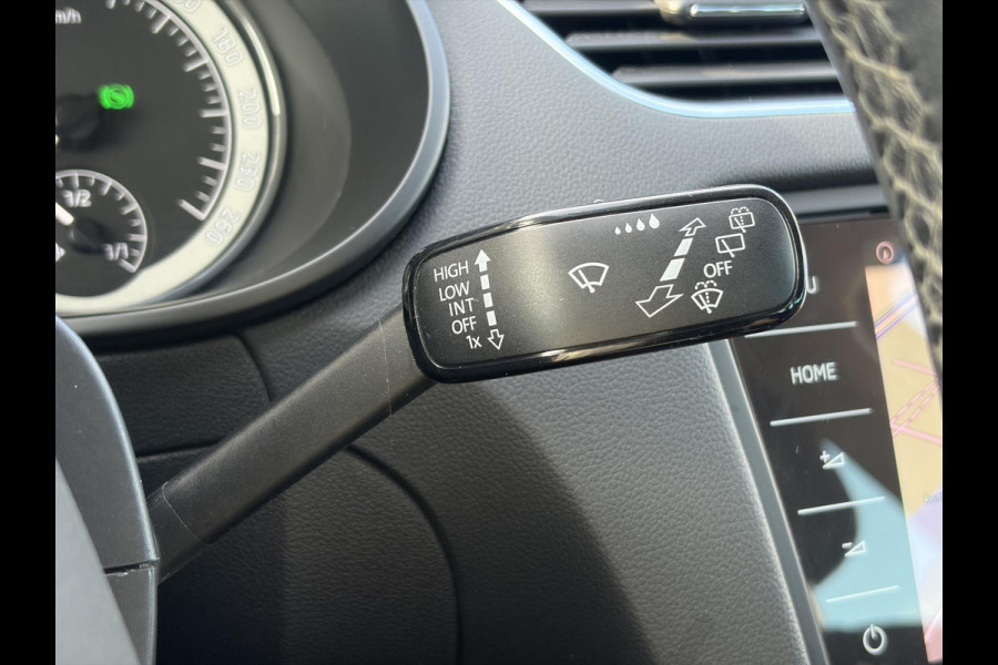 Škoda Octavia Combi 1.5 TSI Greentech Style Business 2e Eigenaar,Draadloze telefoonlader,Carplay,Camera,Navi,Trekhaak,150pk,Pdc V+A,Keyless,Clima,Cruise,Elekt.Stoel,Recent beurt gehad,N.A.P,Apk tot 07-2027
