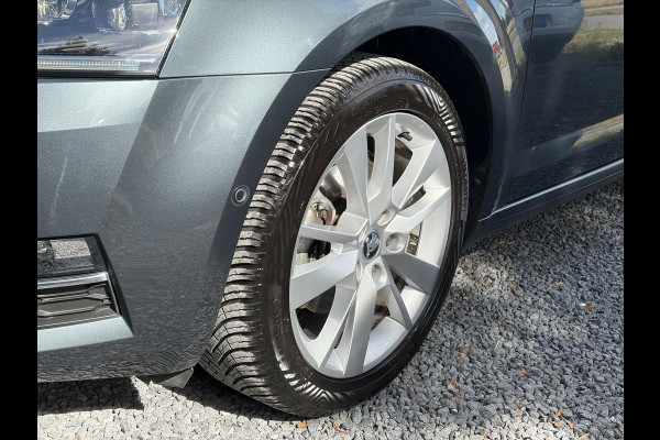 Škoda Octavia Combi 1.5 TSI Greentech Style Business 2e Eigenaar,Draadloze telefoonlader,Carplay,Camera,Navi,Trekhaak,150pk,Pdc V+A,Keyless,Clima,Cruise,Elekt.Stoel,Recent beurt gehad,N.A.P,Apk tot 07-2027