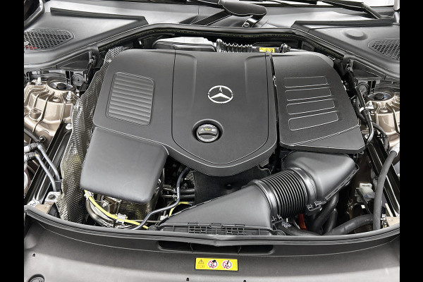 Mercedes-Benz E-Klasse 300 e Sport Edition | Premium pakket | Rijassistentie pakket Plus | Winter pakket | Nightpakket | Trekhaak | 20 inch AMG velgen | Panoramaschuifdak | 360°-camera | Burmester® 4D sound system |