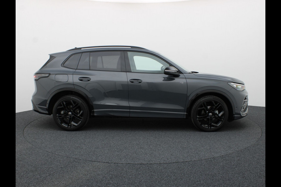 Volkswagen Tiguan 1.5 eTSI R-Line Edition | Panodak | Trekhaak wegkl. | Harman/Kardon | 360 Camera | Side Assist | Keyless | Prijs Rijklaar!!