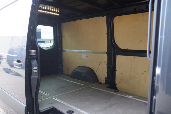 Mercedes-Benz Sprinter 319 3.0 CDI V6 L2H1 MARGE! AUT. LED, 2X SCHUIFDEUR, 3.5T TREKHAAK, LEDER, ADAPT. CRUISE, 360 CAMERA, NAVI, CLIMA, STOELVERWARMIN