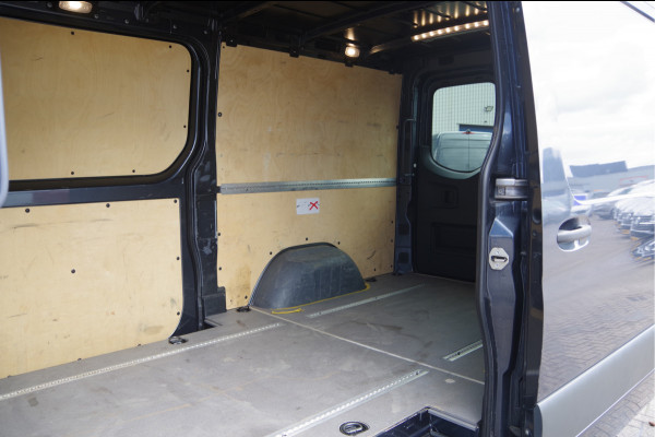Mercedes-Benz Sprinter 319 3.0 CDI V6 L2H1 MARGE! AUT. LED, 2X SCHUIFDEUR, 3.5T TREKHAAK, LEDER, ADAPT. CRUISE, 360 CAMERA, NAVI, CLIMA, STOELVERWARMIN