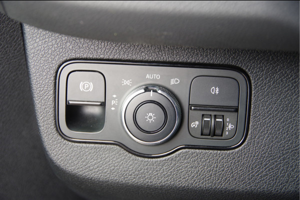 Mercedes-Benz Sprinter 319 3.0 CDI V6 L2H1 MARGE! AUT. LED, 2X SCHUIFDEUR, 3.5T TREKHAAK, LEDER, ADAPT. CRUISE, 360 CAMERA, NAVI, CLIMA, STOELVERWARMIN
