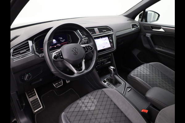 Volkswagen Tiguan 1.5 TSI R-Line Business+ | Panodak | Elk. A-klep | Side Assist | Camera | Black Style | Prijs Rijklaar!!
