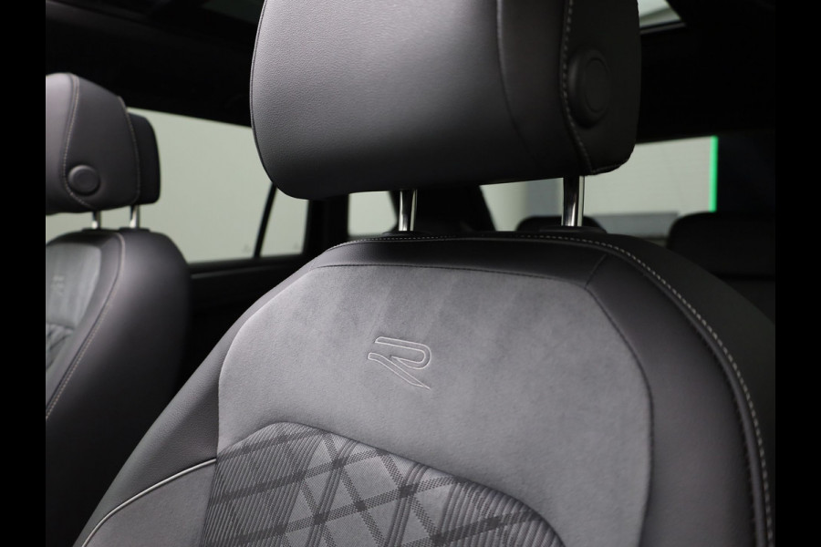 Volkswagen Tiguan 1.5 TSI R-Line Business+ | Panodak | Elk. A-klep | Side Assist | Camera | Black Style | Prijs Rijklaar!!