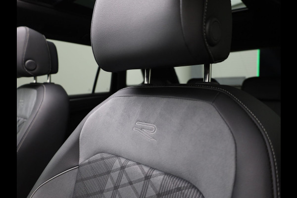 Volkswagen Tiguan 1.5 TSI R-Line Business+ | Panodak | Elk. A-klep | Side Assist | Camera | Black Style | Prijs Rijklaar!!