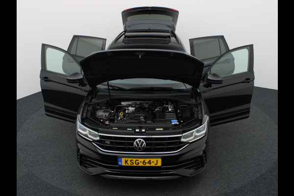 Volkswagen Tiguan 1.5 TSI R-Line Business+ | Panodak | Elk. A-klep | Side Assist | Camera | Black Style | Prijs Rijklaar!!