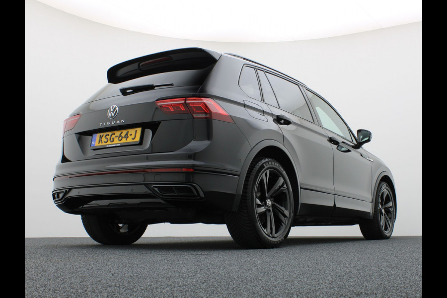 Volkswagen Tiguan 1.5 TSI R-Line Business+ | Panodak | Elk. A-klep | Side Assist | Camera | Black Style | Prijs Rijklaar!!