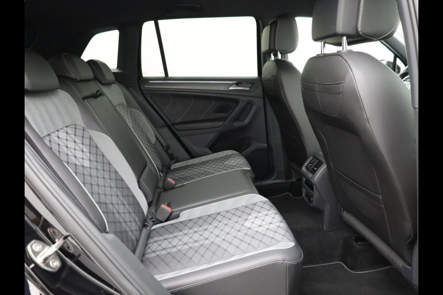 Volkswagen Tiguan 1.5 TSI R-Line Business | Black Style | Head Up | Keyless | IQ Light | Trekhaak wegkl. | Camera | Prijs Rijklaar!!