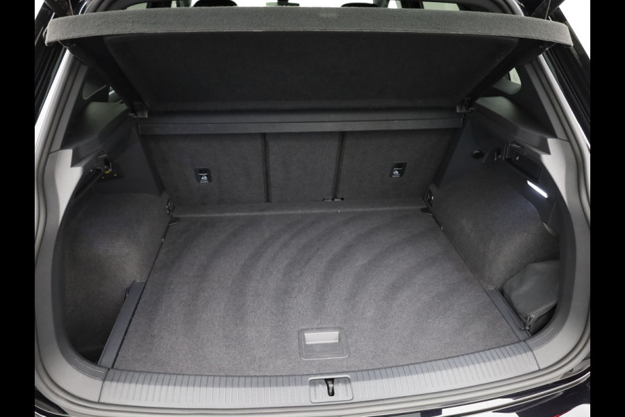 Volkswagen Tiguan 1.5 TSI R-Line Business | Black Style | Head Up | Keyless | IQ Light | Trekhaak wegkl. | Camera | Prijs Rijklaar!!