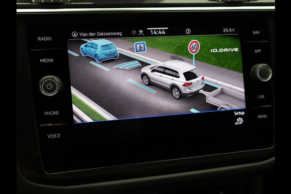 Volkswagen Tiguan 1.5 TSI R-Line Business | Black Style | Head Up | Keyless | IQ Light | Trekhaak wegkl. | Camera | Prijs Rijklaar!!