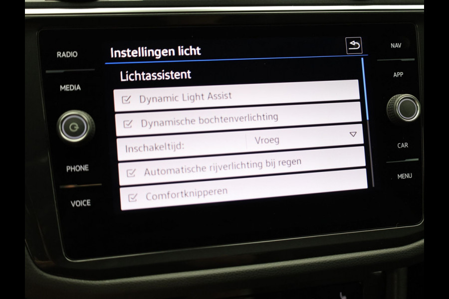Volkswagen Tiguan 1.5 TSI R-Line Business | Black Style | Head Up | Keyless | IQ Light | Trekhaak wegkl. | Camera | Prijs Rijklaar!!
